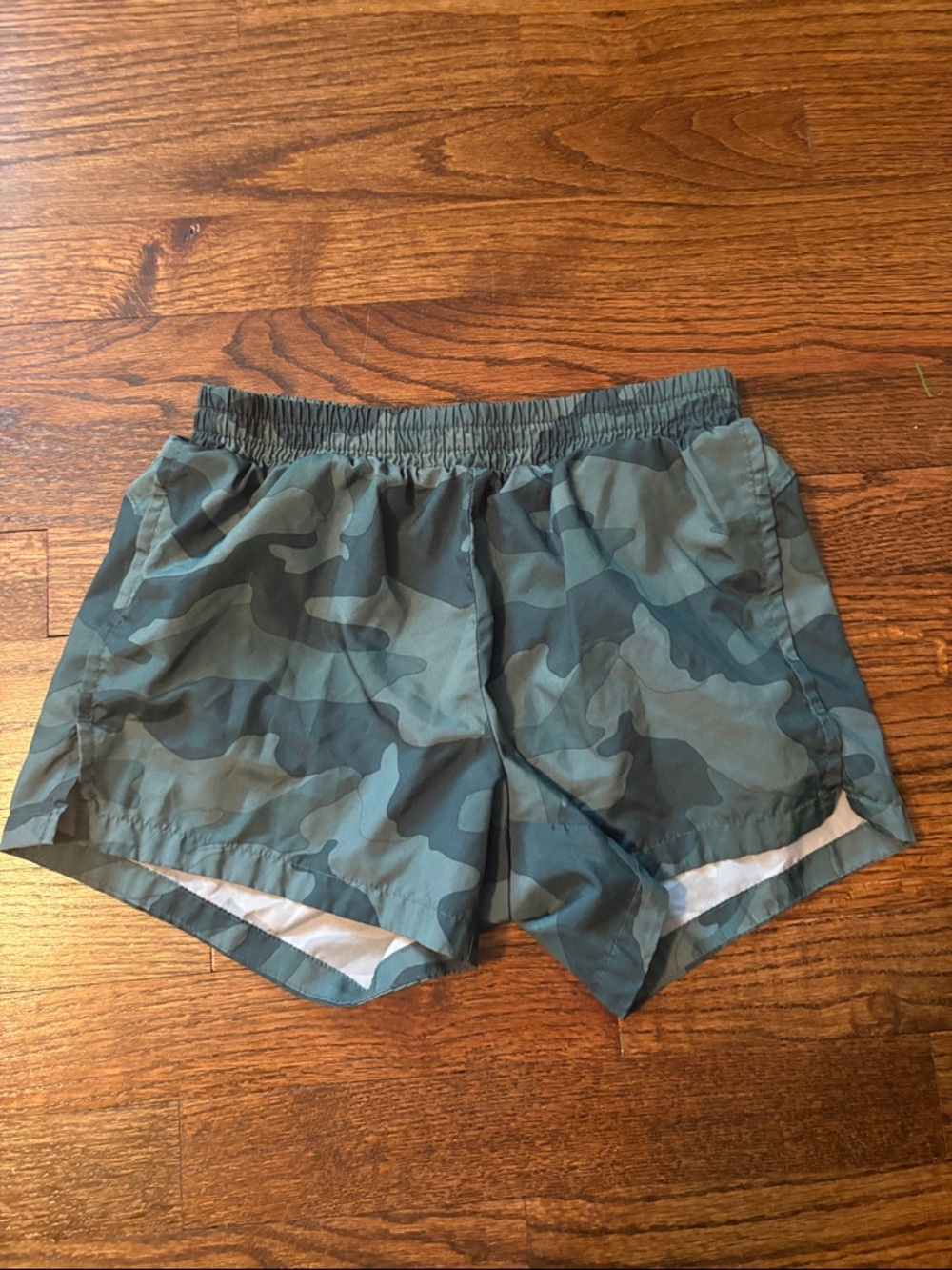 Old Navy Women's Camo Athletic Shorts - Green